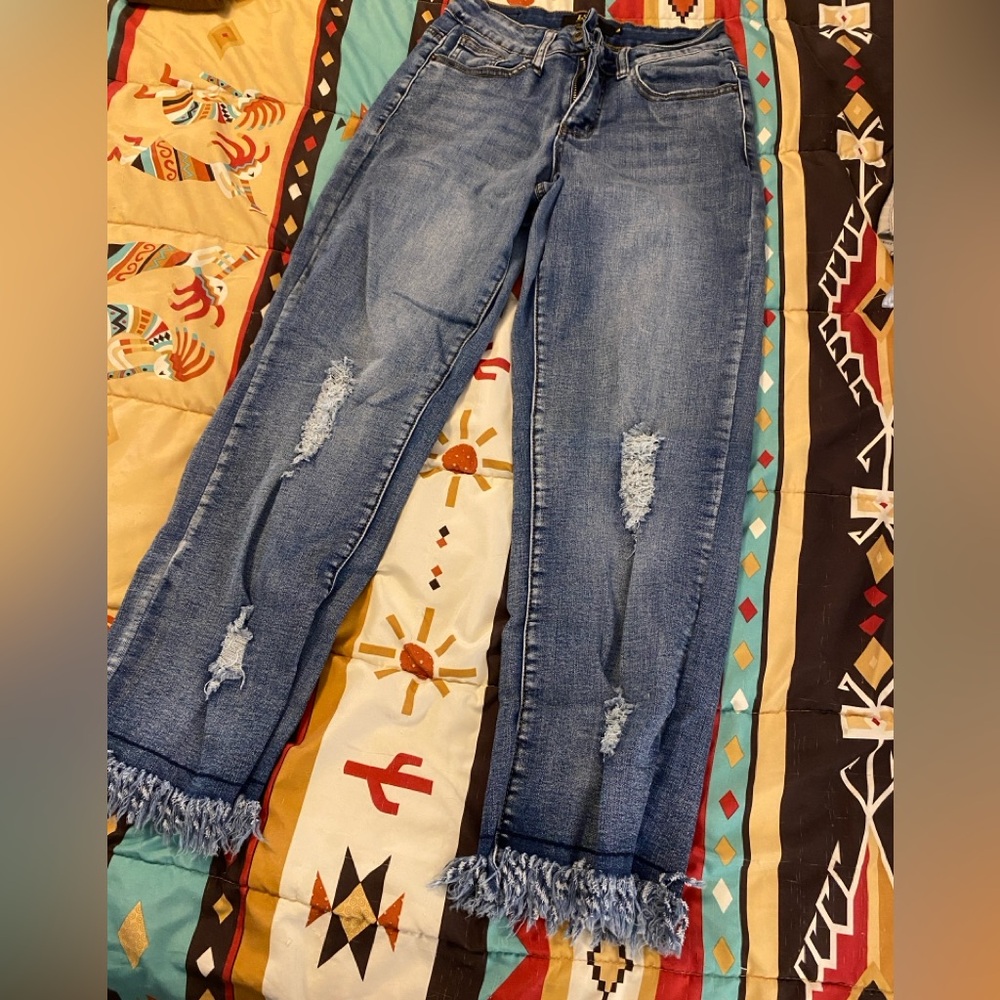Cute fringe capris